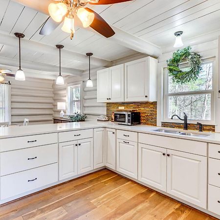 Dog-Friendly Hiawassee Cabin With Decks And Fire Pit! المظهر الخارجي الصورة
