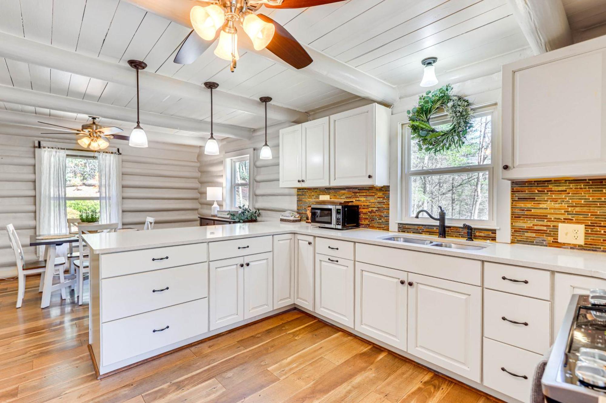 Dog-Friendly Hiawassee Cabin With Decks And Fire Pit! المظهر الخارجي الصورة