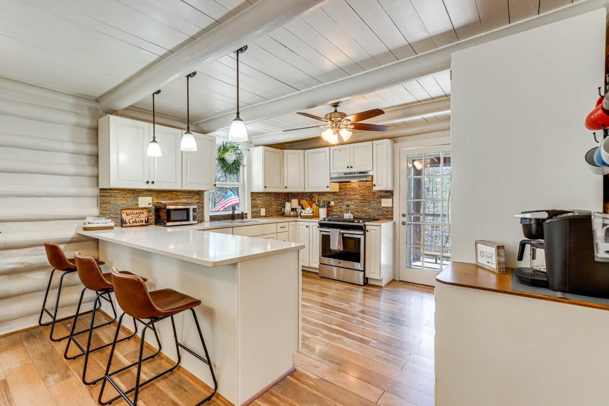 Dog-Friendly Hiawassee Cabin With Decks And Fire Pit! المظهر الخارجي الصورة