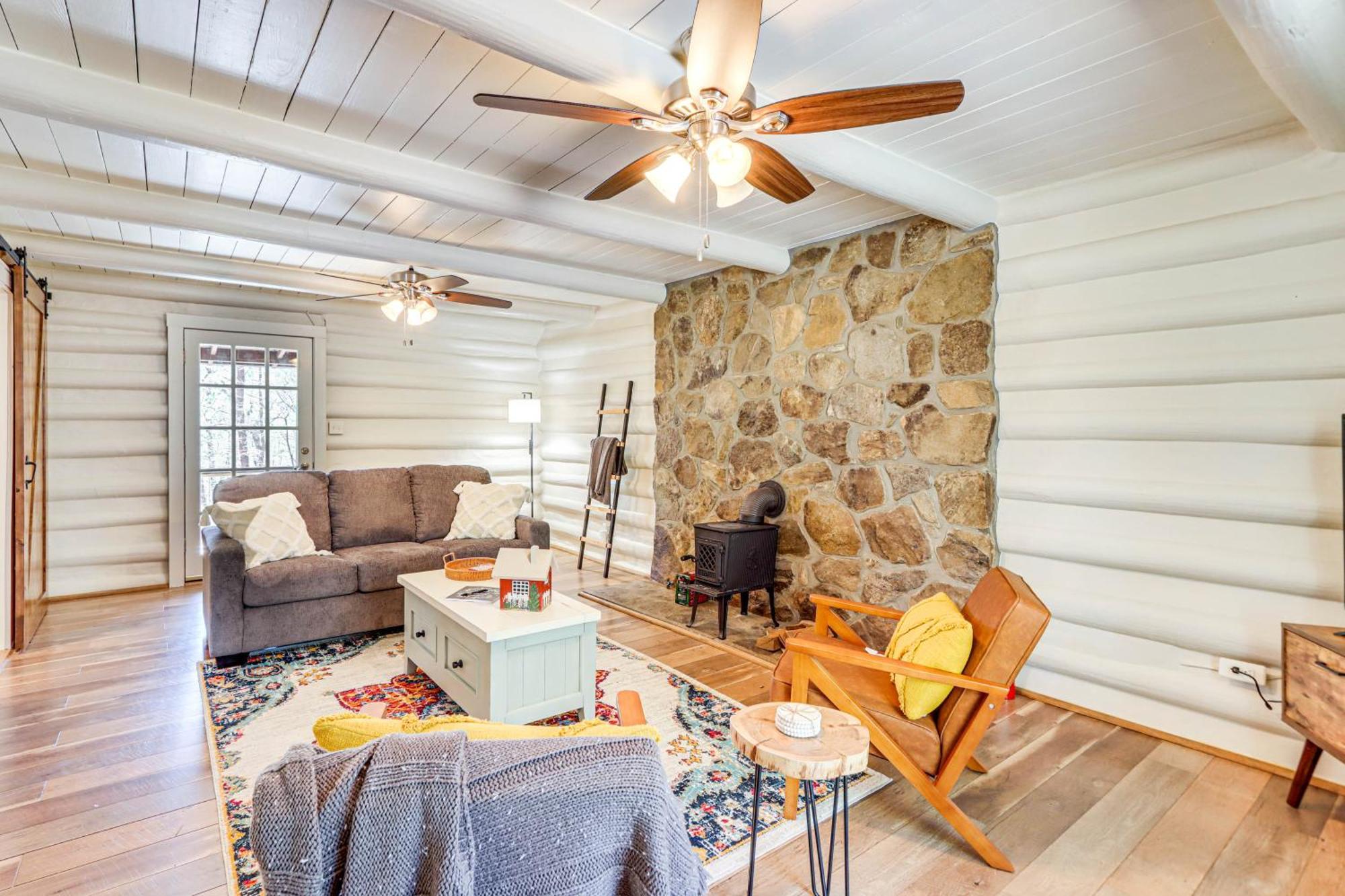 Dog-Friendly Hiawassee Cabin With Decks And Fire Pit! المظهر الخارجي الصورة