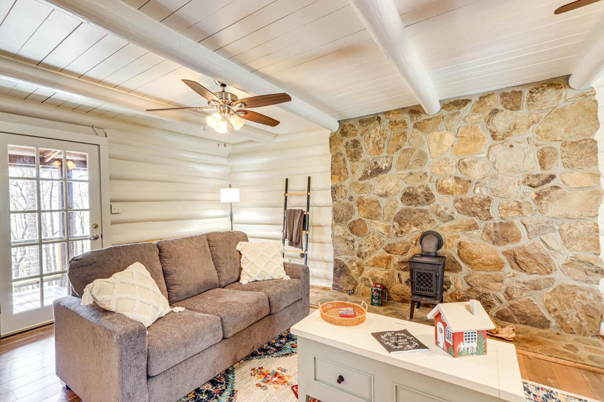Dog-Friendly Hiawassee Cabin With Decks And Fire Pit! المظهر الخارجي الصورة