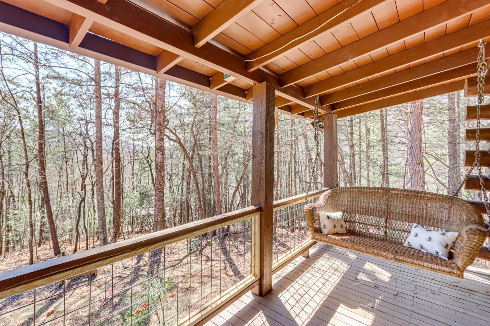 Dog-Friendly Hiawassee Cabin With Decks And Fire Pit! المظهر الخارجي الصورة