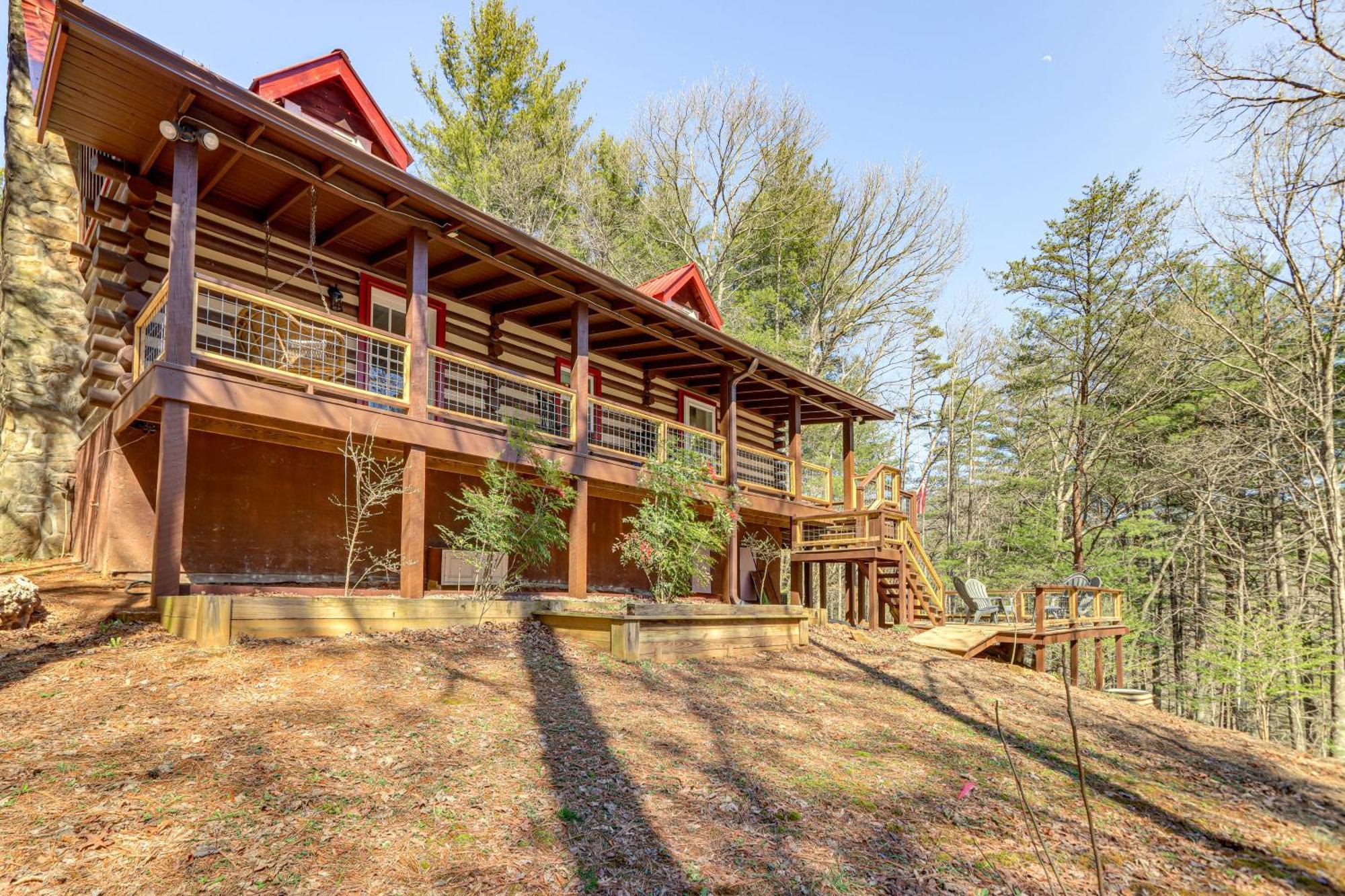 Dog-Friendly Hiawassee Cabin With Decks And Fire Pit! المظهر الخارجي الصورة