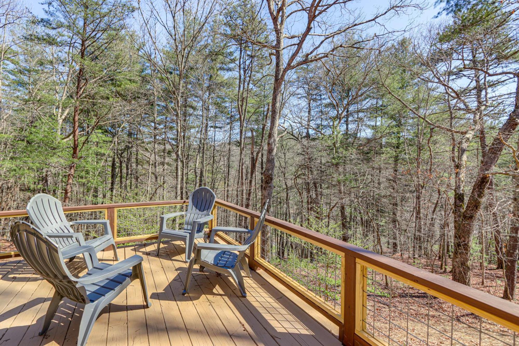 Dog-Friendly Hiawassee Cabin With Decks And Fire Pit! المظهر الخارجي الصورة